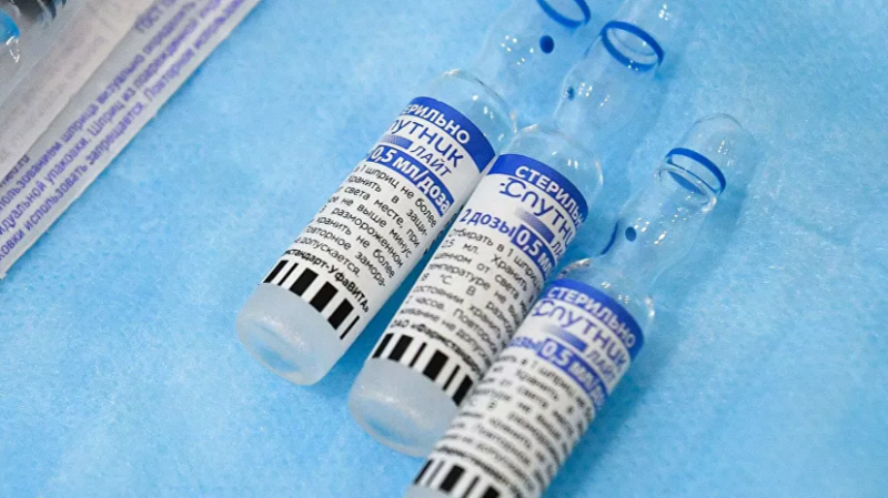 В РПФИ рассказали об эффективности сочетания вакцин со «Спутником Лайт»