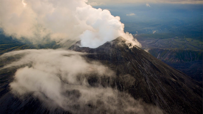 Извержение пепла на 625 км произошло на Камчатке