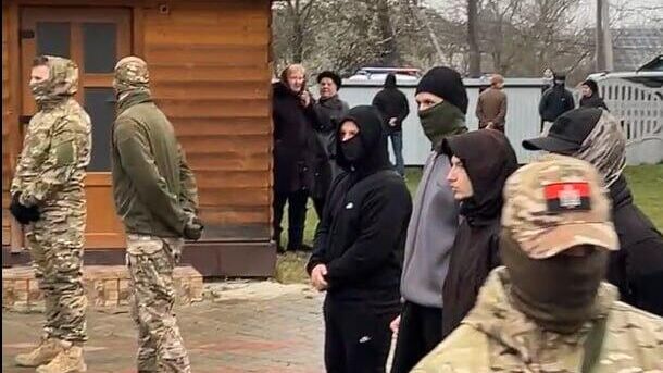 Захваченные храмы становятся пристанищем разбойников, заявил депутат Рады