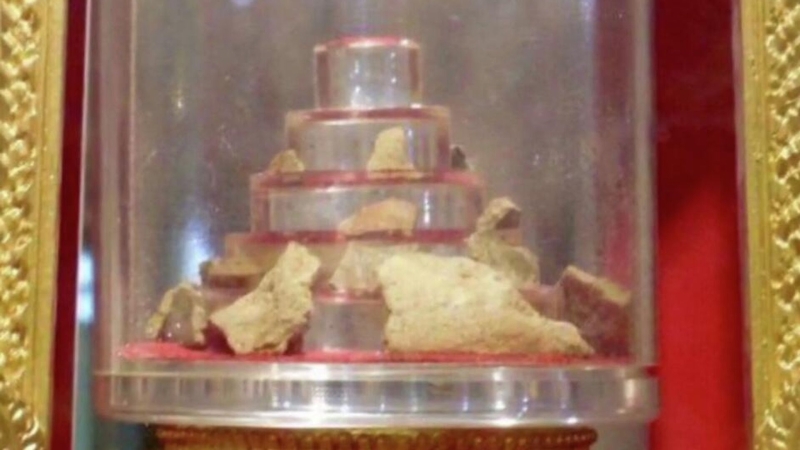 Реликвии Будды впервые доставили в Россию